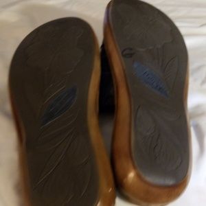 Womens Born Navy slide in sandals sz 9